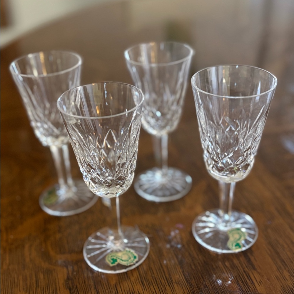Elegant Clear Wine Glass Set